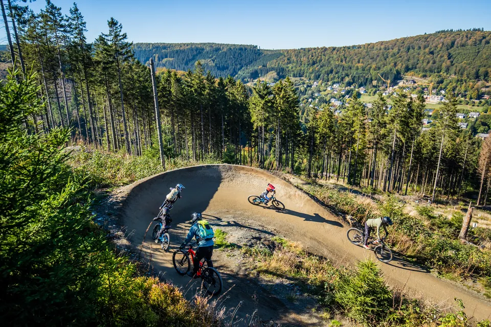 Bikepark Willingen von oben mit Pumptrack (Foto: Stephan Peters Design)